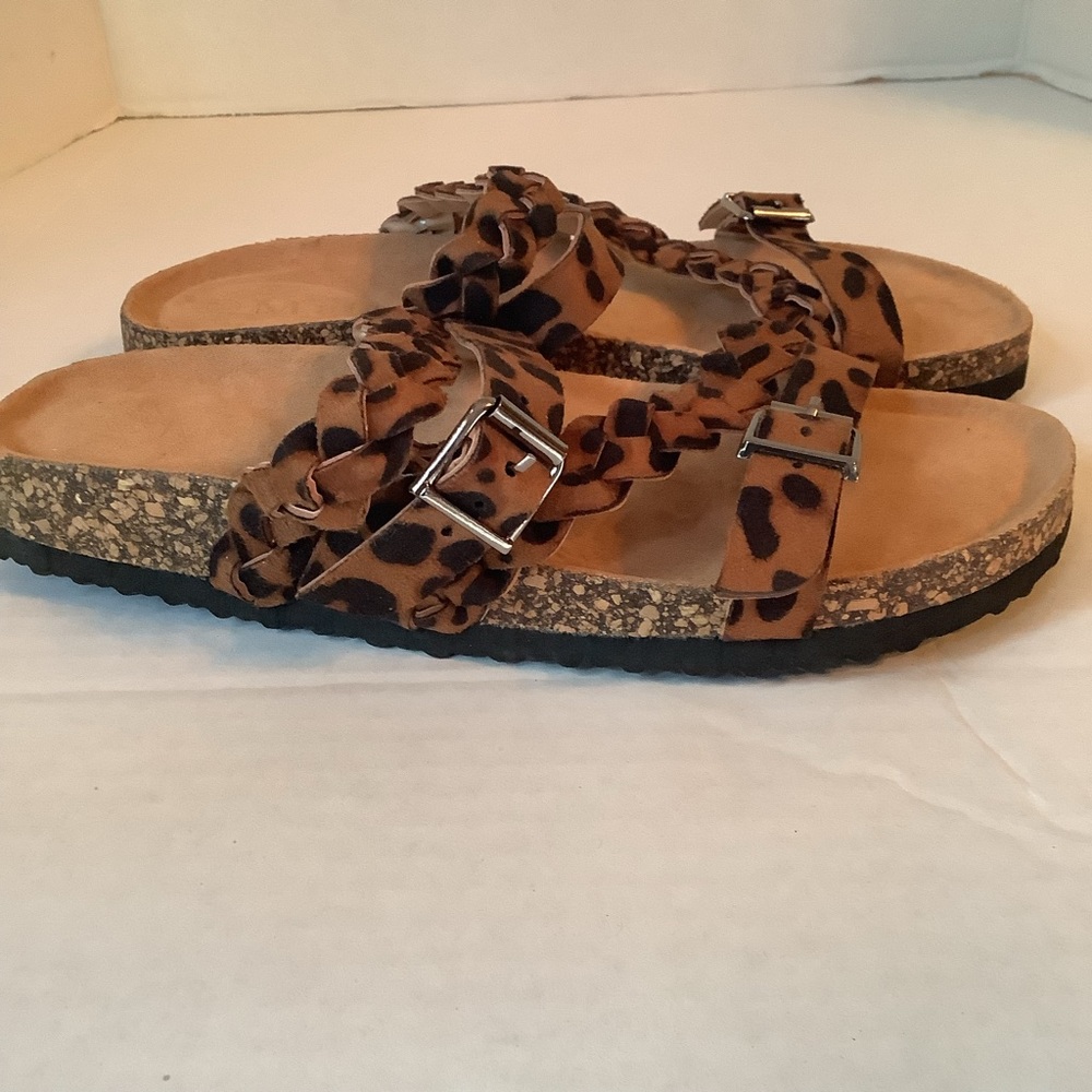 Mata Slip On Sandals Size 8.5